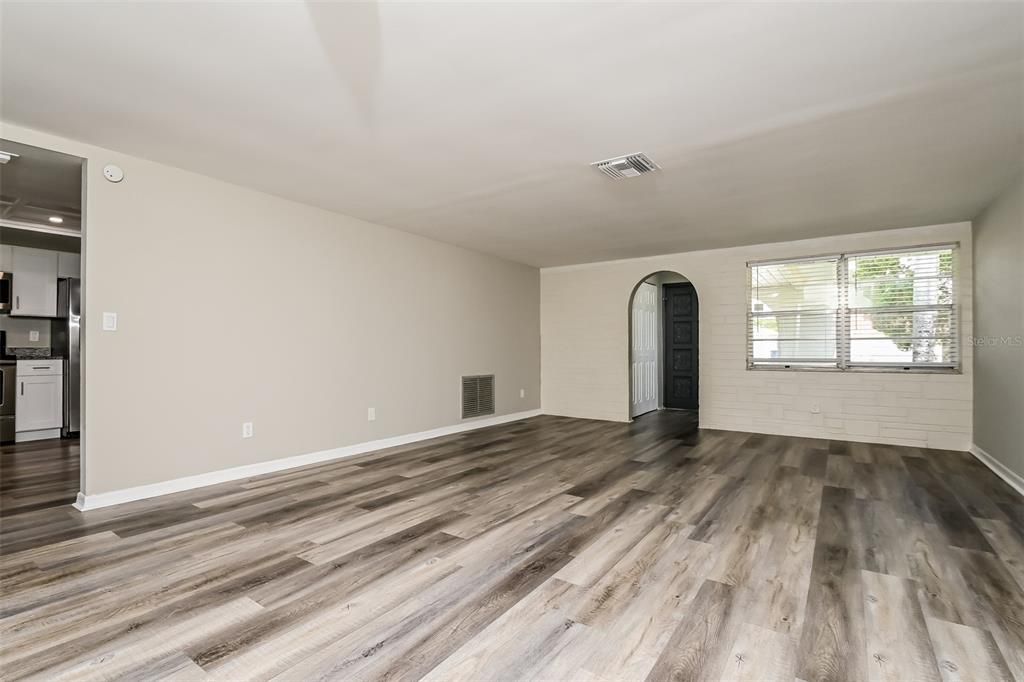 For Sale: $265,000 (2 beds, 2 baths, 1222 Square Feet)