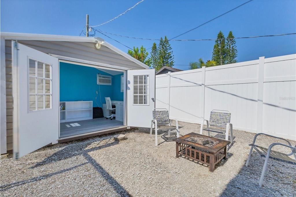 Active With Contract: $550,000 (3 beds, 2 baths, 1786 Square Feet)