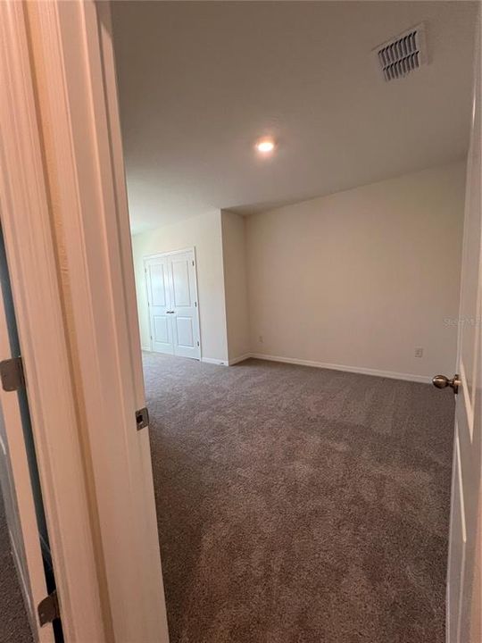 Recently Rented: $2,400 (3 beds, 2 baths, 1673 Square Feet)