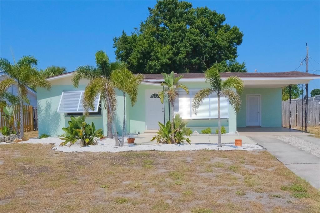 THIS FULLY UPDATED FLORIDA BEAUTY AWAITS YOU!