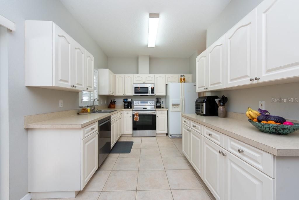 For Sale: $739,000 (4 beds, 2 baths, 2588 Square Feet)