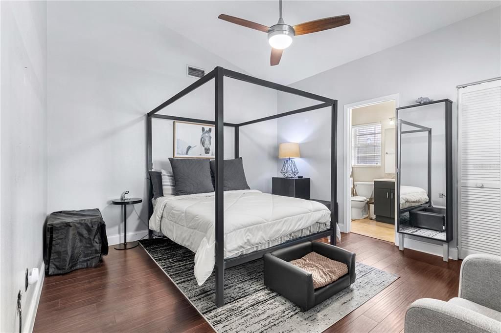 Active With Contract: $475,000 (3 beds, 2 baths, 1286 Square Feet)