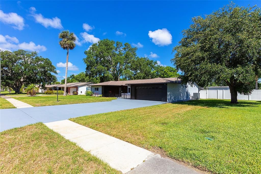 For Sale: $415,000 (3 beds, 2 baths, 1928 Square Feet)