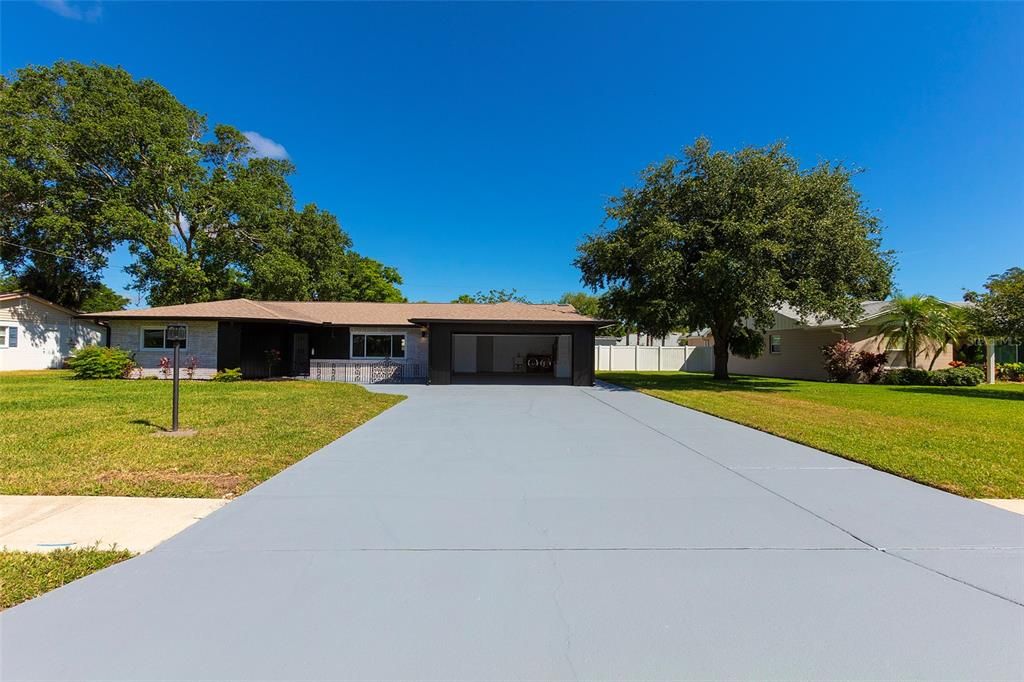 For Sale: $415,000 (3 beds, 2 baths, 1928 Square Feet)