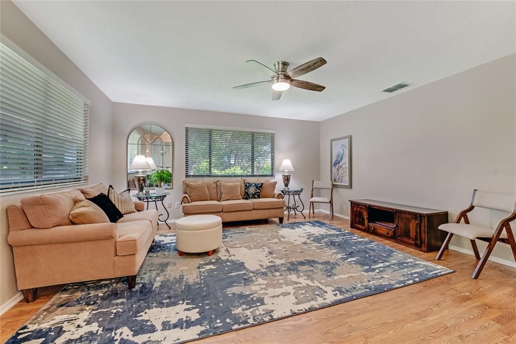 Active With Contract: $279,900 (2 beds, 2 baths, 1406 Square Feet)