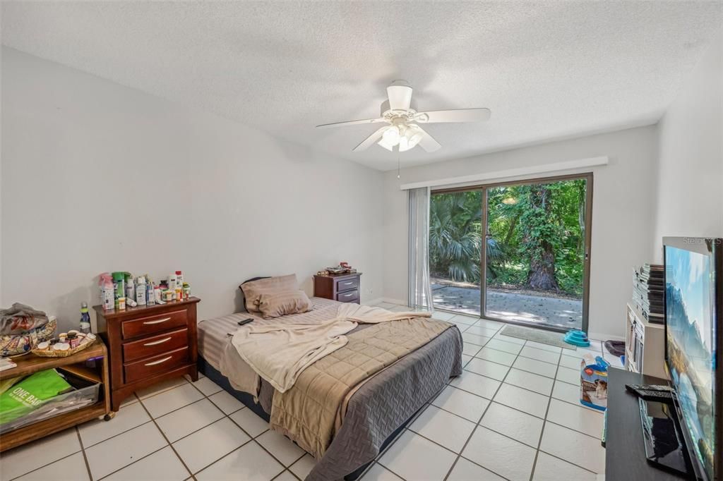 For Sale: $195,000 (2 beds, 2 baths, 1116 Square Feet)