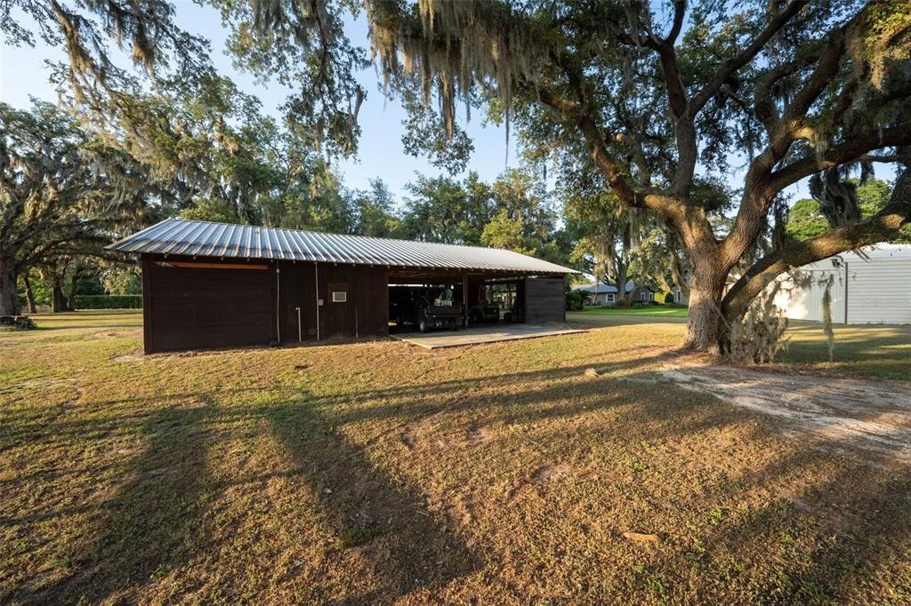 Barn with electricity and metal roof!