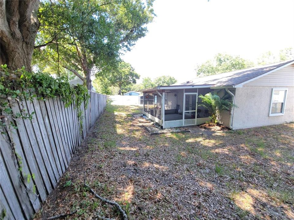 Active With Contract: $290,000 (3 beds, 2 baths, 1120 Square Feet)