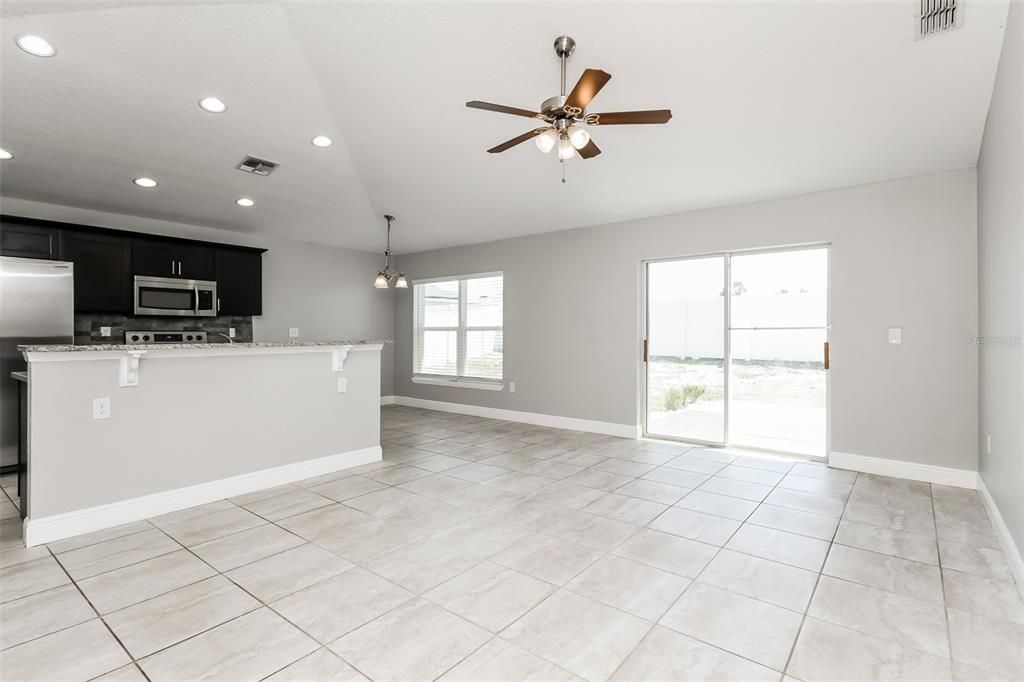 For Sale: $265,000 (3 beds, 2 baths, 1263 Square Feet)