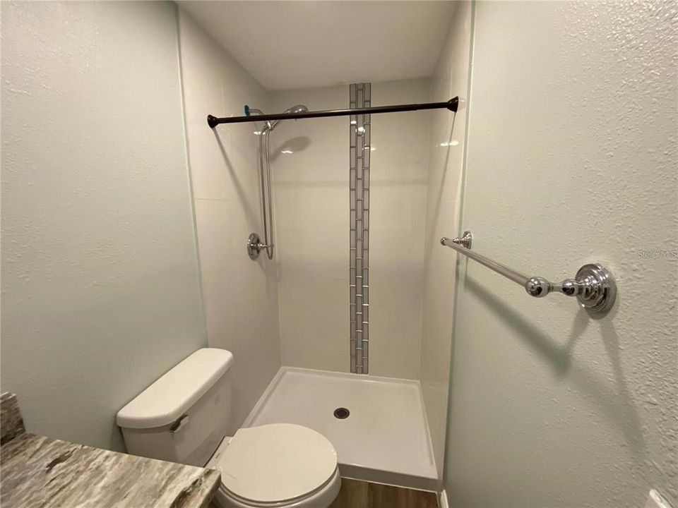 Active With Contract: $1,100 (1 beds, 2 baths, 624 Square Feet)