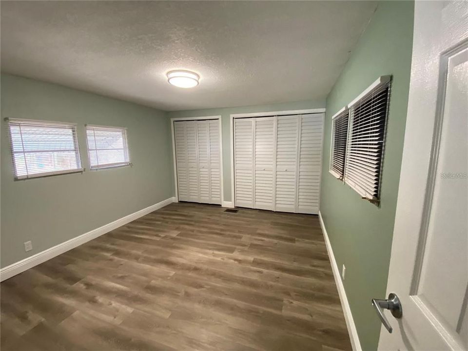 Active With Contract: $1,100 (1 beds, 2 baths, 624 Square Feet)