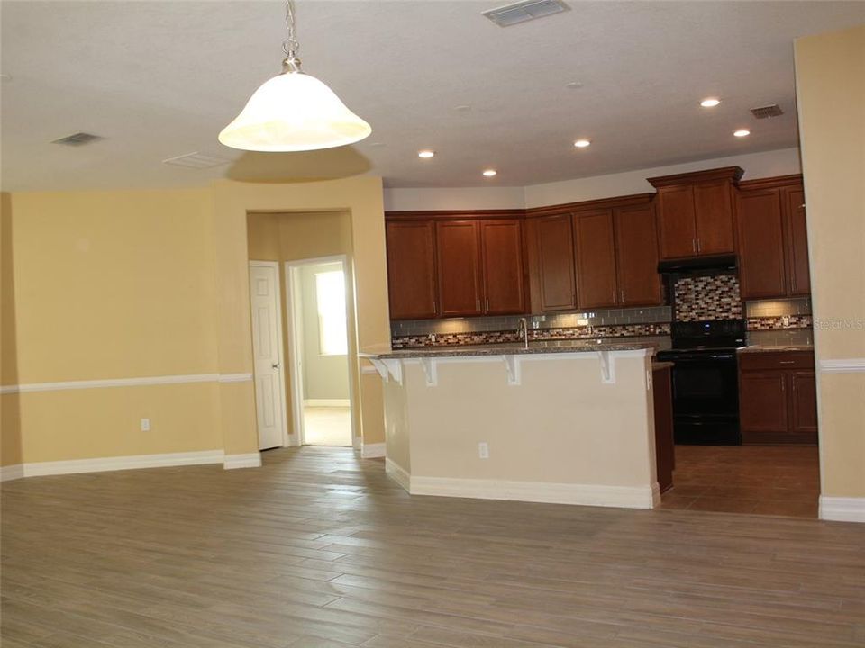 Active With Contract: $2,400 (4 beds, 2 baths, 1983 Square Feet)