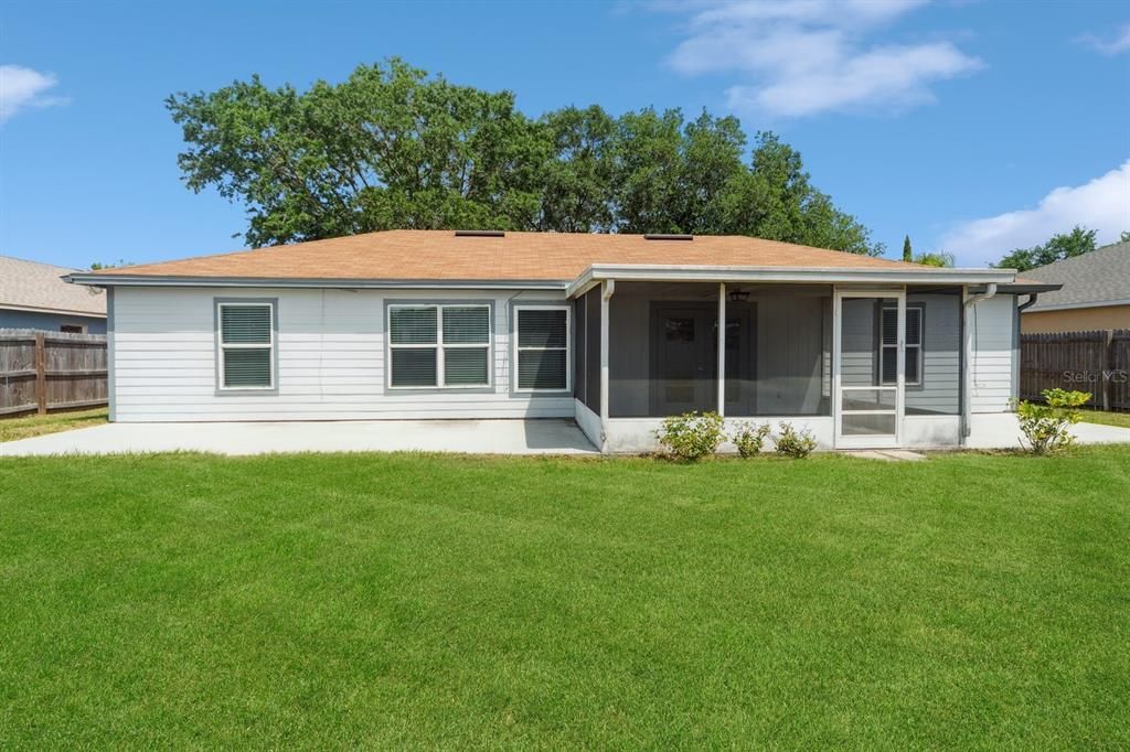 For Sale: $299,900 (3 beds, 2 baths, 1472 Square Feet)