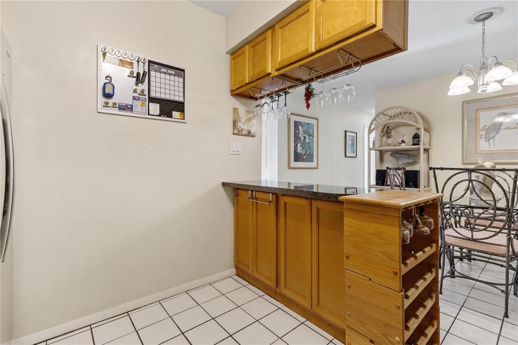 Active With Contract: $174,900 (3 beds, 1 baths, 897 Square Feet)