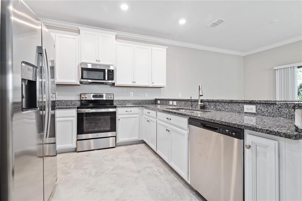 Recently Sold: $390,000 (3 beds, 2 baths, 1801 Square Feet)