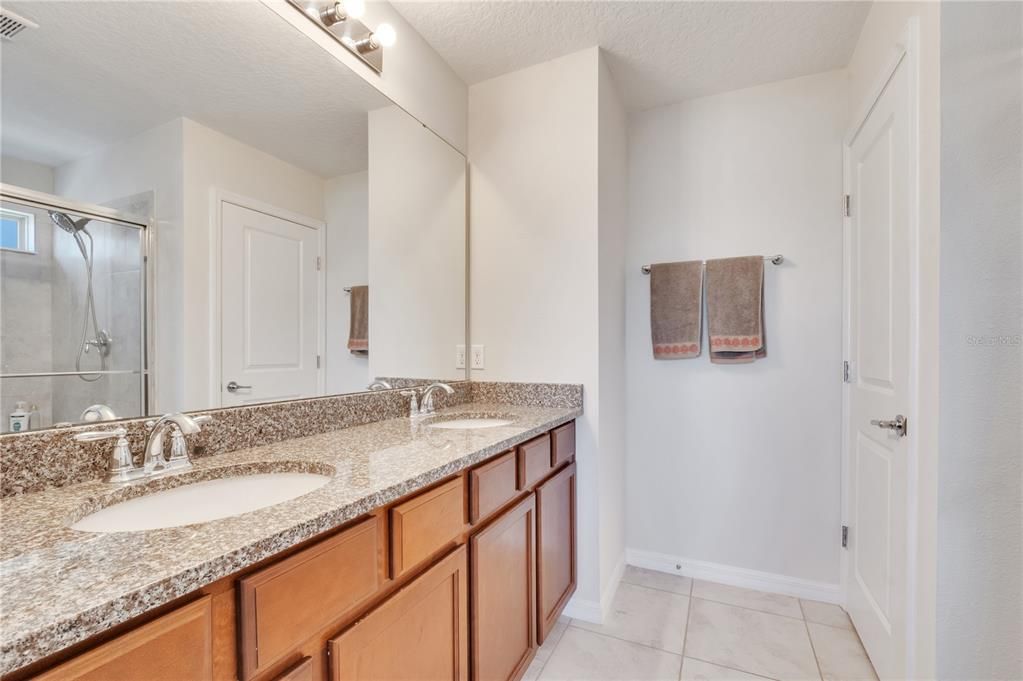 For Sale: $375,500 (3 beds, 2 baths, 1617 Square Feet)