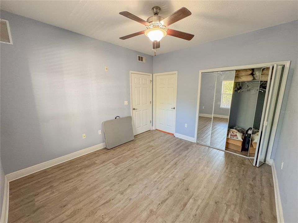 For Sale: $325,000 (2 beds, 2 baths, 837 Square Feet)