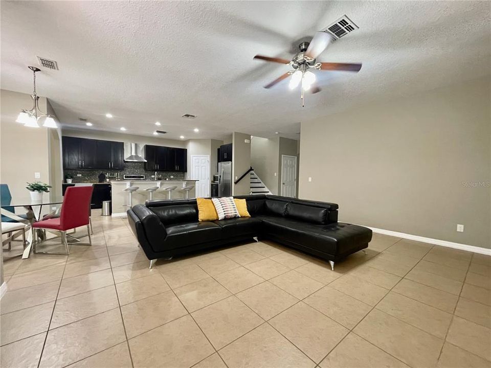 For Rent: $4,000 (4 beds, 3 baths, 3512 Square Feet)