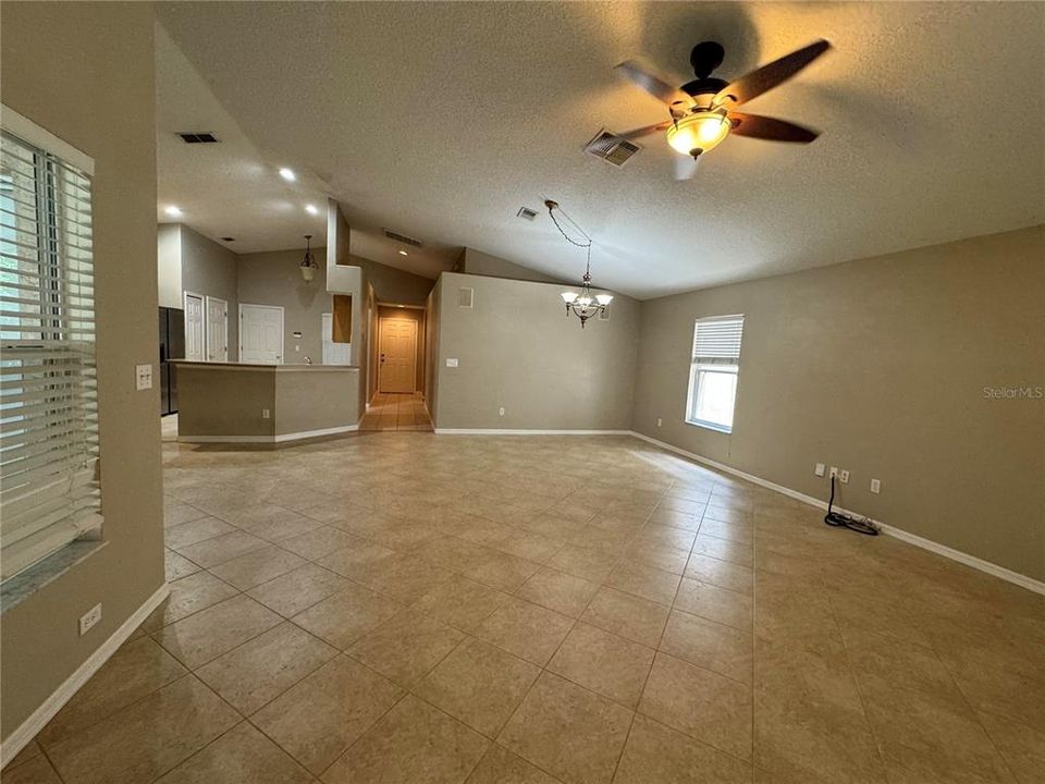For Rent: $2,500 (3 beds, 2 baths, 1680 Square Feet)