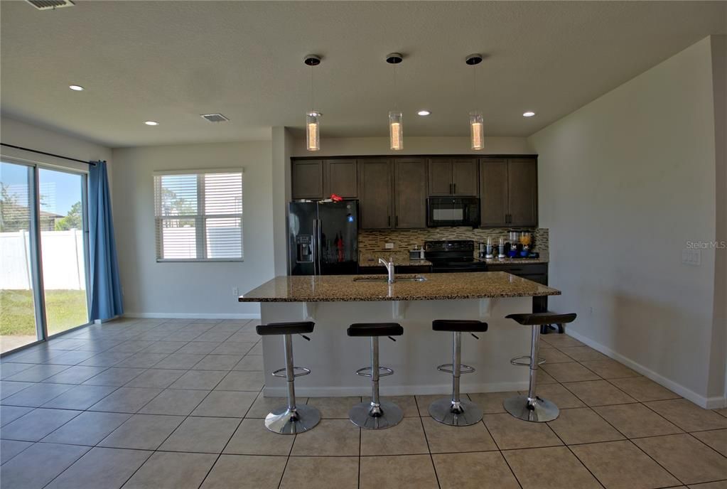 Active With Contract: $2,600 (4 beds, 2 baths, 2791 Square Feet)