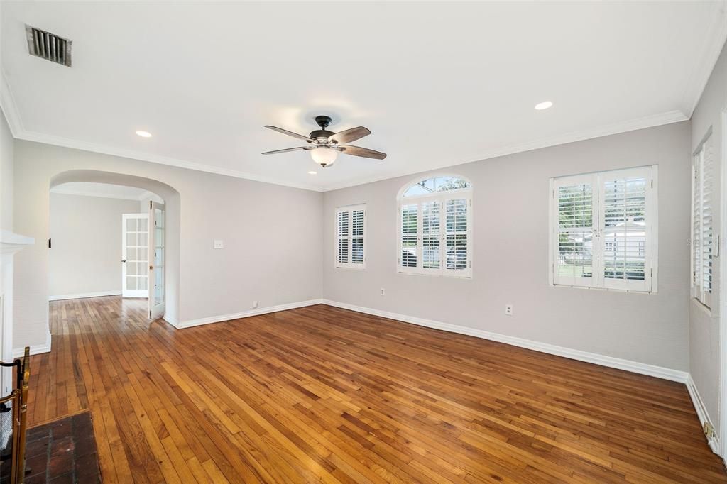 Spacious Living room