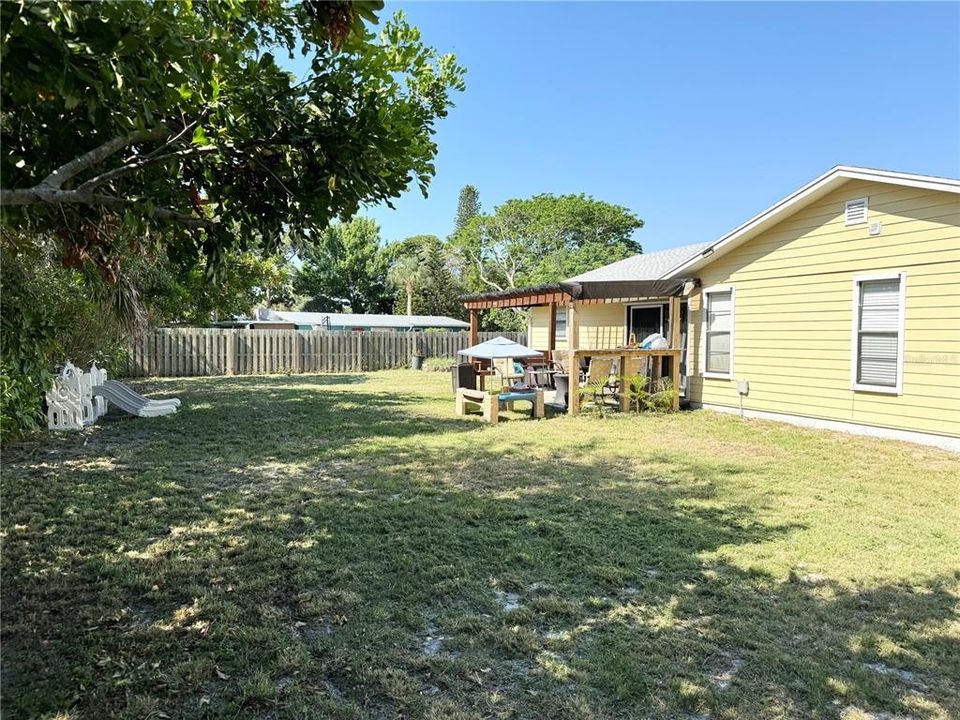 For Sale: $418,500 (3 beds, 2 baths, 1225 Square Feet)