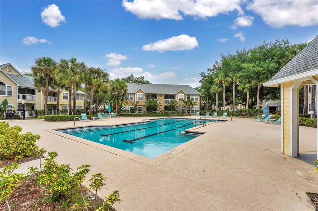 Active With Contract: $155,000 (1 beds, 1 baths, 627 Square Feet)