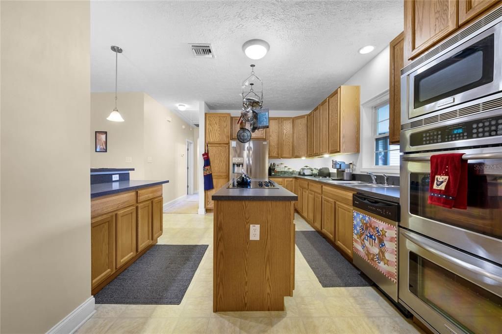 Large country style kitchen