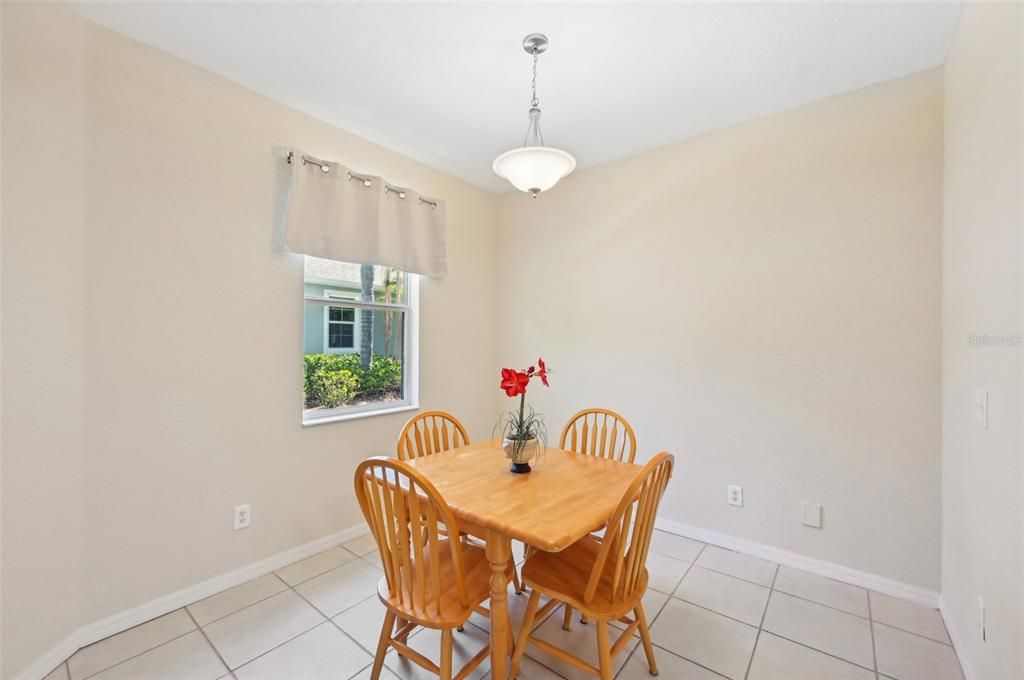 Active With Contract: $249,900 (2 beds, 2 baths, 1188 Square Feet)