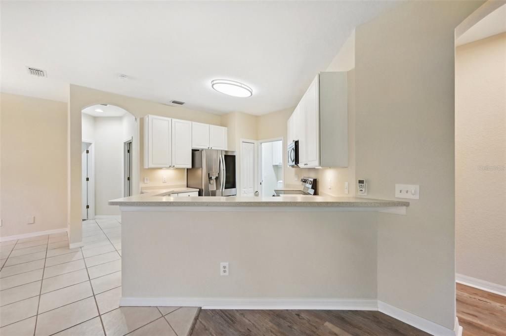 Active With Contract: $249,900 (2 beds, 2 baths, 1188 Square Feet)