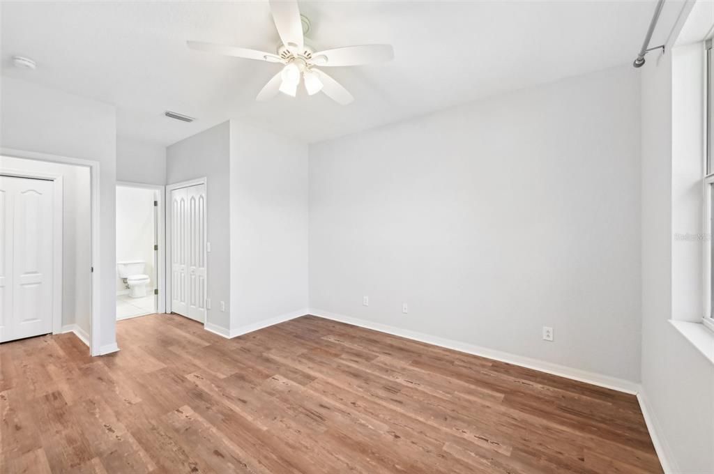 Active With Contract: $249,900 (2 beds, 2 baths, 1188 Square Feet)