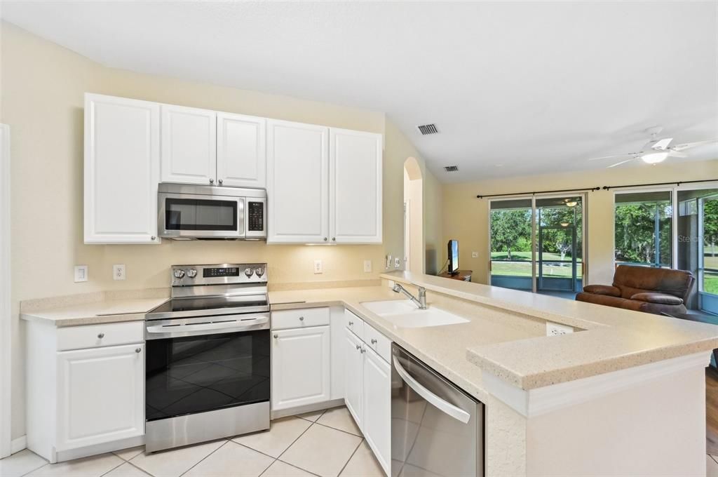 Active With Contract: $249,900 (2 beds, 2 baths, 1188 Square Feet)