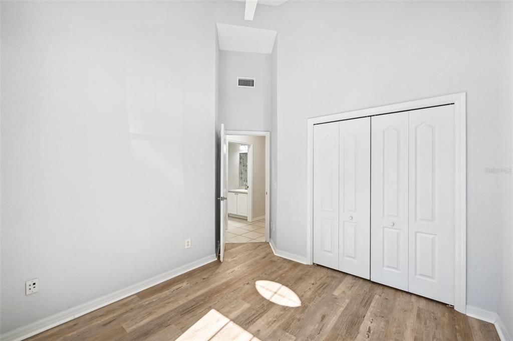 Active With Contract: $249,900 (2 beds, 2 baths, 1188 Square Feet)