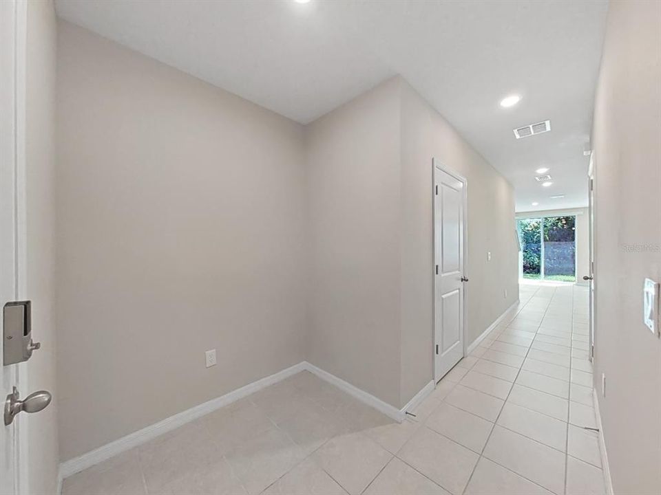 Active With Contract: $2,150 (3 beds, 2 baths, 1525 Square Feet)