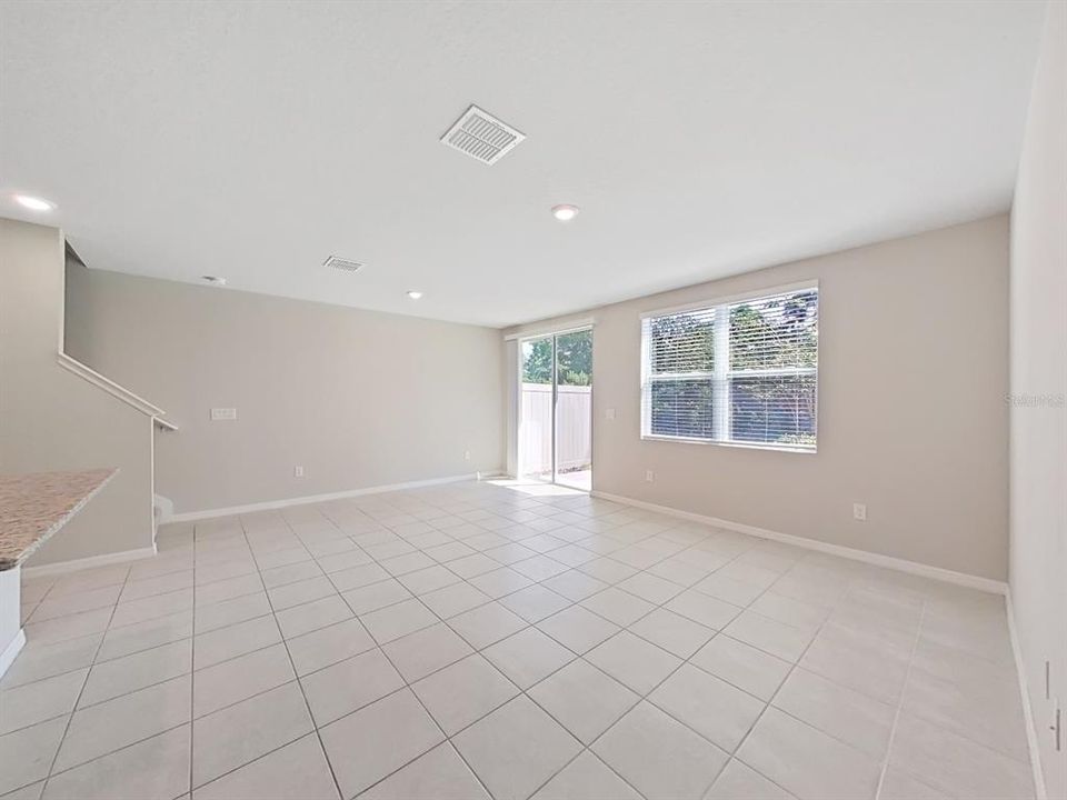 Active With Contract: $2,150 (3 beds, 2 baths, 1525 Square Feet)