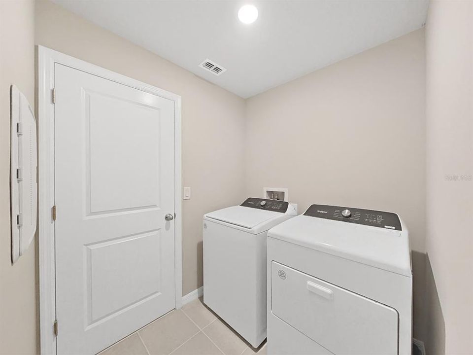 Active With Contract: $2,150 (3 beds, 2 baths, 1525 Square Feet)