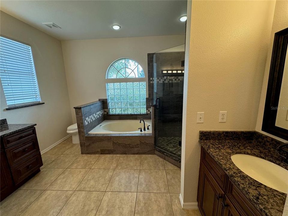 Active With Contract: $2,495 (4 beds, 3 baths, 1987 Square Feet)