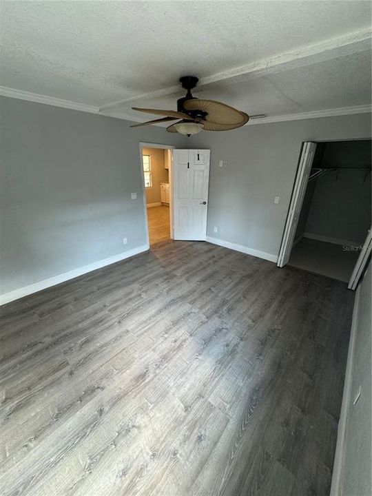 Active With Contract: $1,700 (3 beds, 1 baths, 1100 Square Feet)