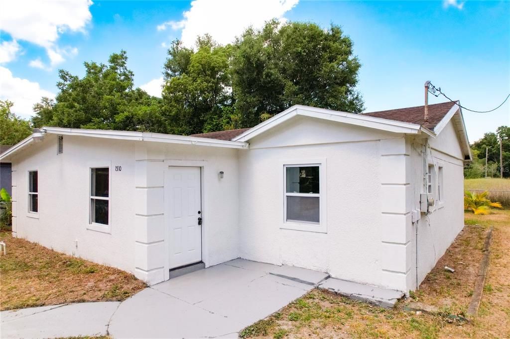 For Sale: $324,990 (4 beds, 2 baths, 1432 Square Feet)