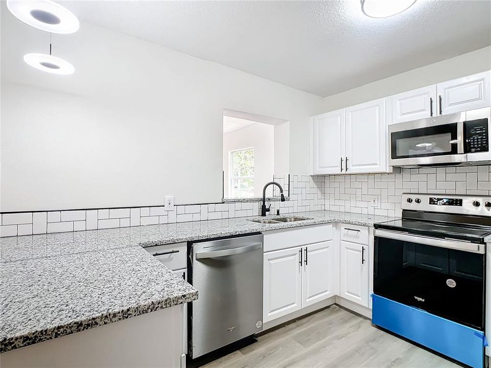 For Sale: $324,990 (4 beds, 2 baths, 1432 Square Feet)