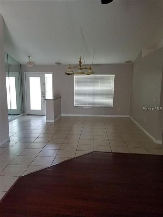 For Rent: $2,200 (3 beds, 2 baths, 1876 Square Feet)