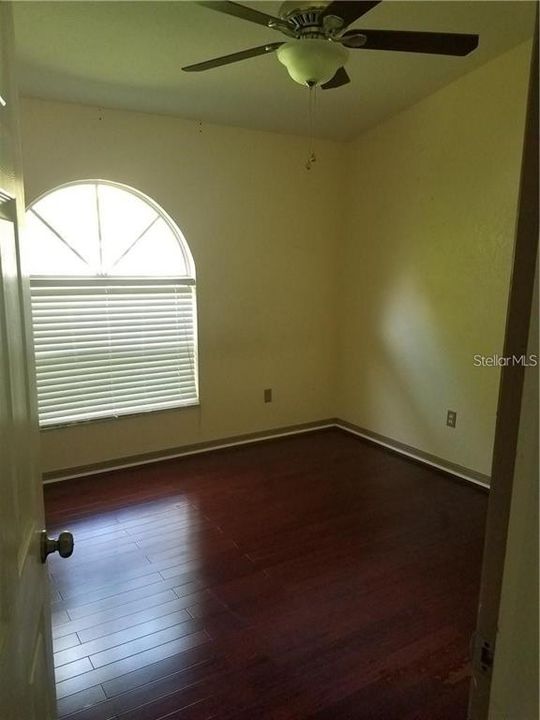 For Rent: $2,200 (3 beds, 2 baths, 1876 Square Feet)