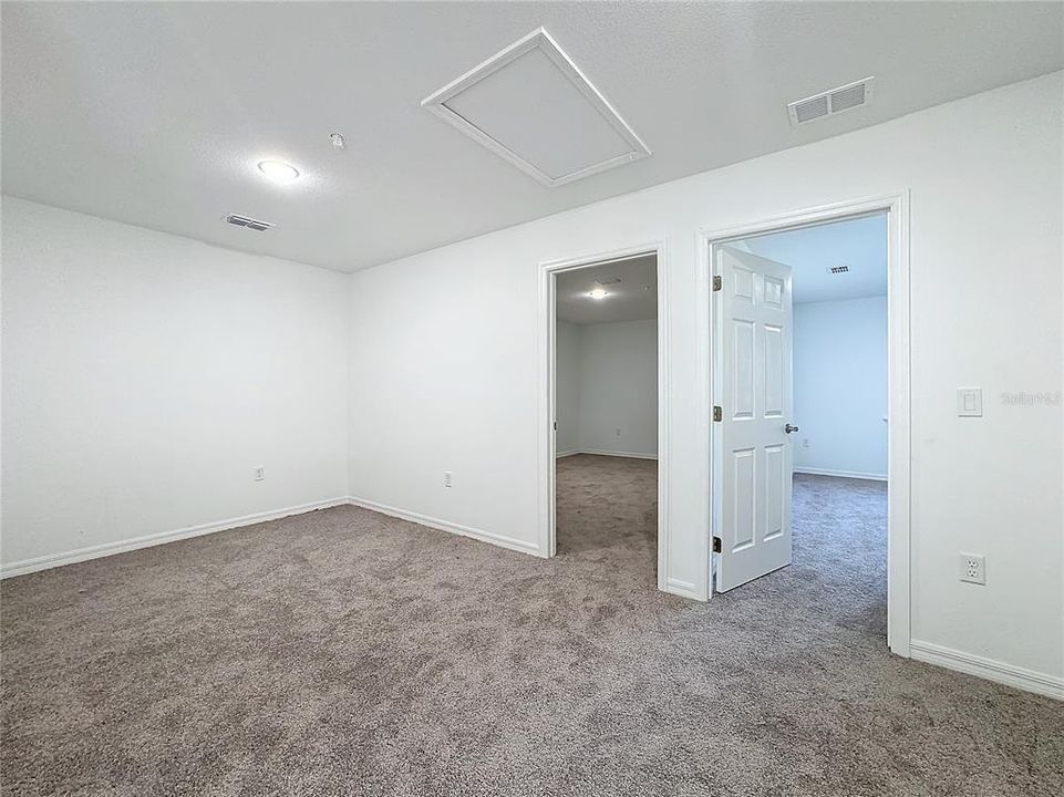 For Rent: $2,100 (3 beds, 2 baths, 1728 Square Feet)