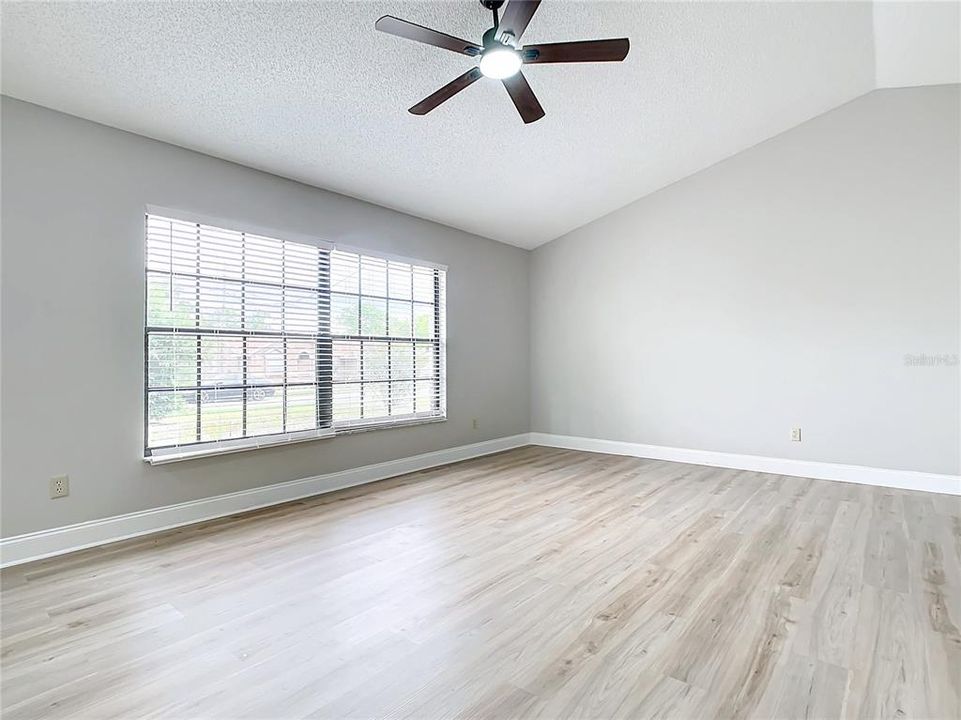 For Sale: $349,990 (3 beds, 2 baths, 1715 Square Feet)