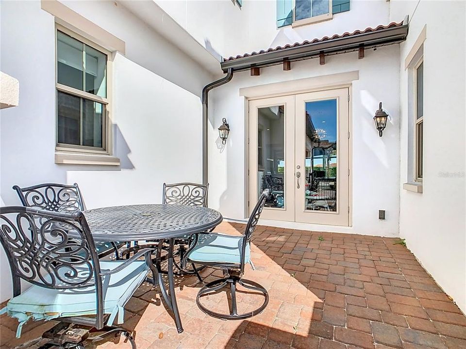 For Sale: $2,000,000 (5 beds, 4 baths, 4329 Square Feet)