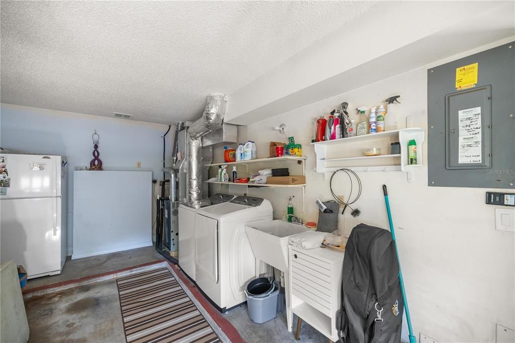 For Sale: $229,900 (3 beds, 2 baths, 1799 Square Feet)