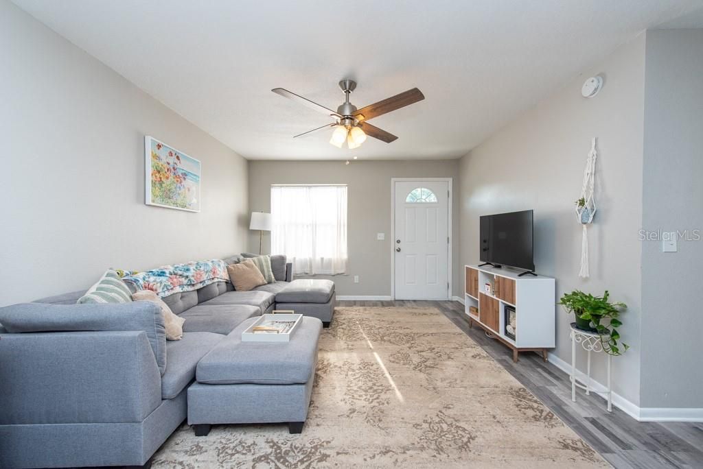 For Sale: $335,000 (4 beds, 2 baths, 1225 Square Feet)