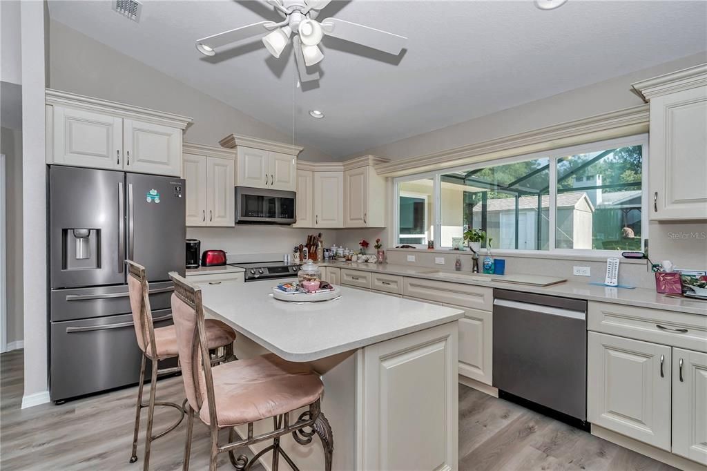 Active With Contract: $399,000 (3 beds, 2 baths, 1610 Square Feet)