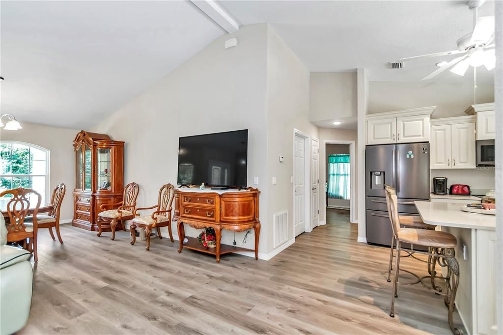 Active With Contract: $399,000 (3 beds, 2 baths, 1610 Square Feet)