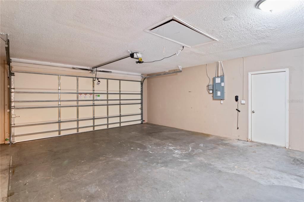 For Sale: $299,900 (3 beds, 2 baths, 1488 Square Feet)